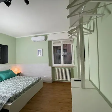Apartment Cairoli